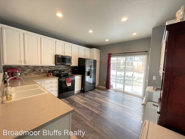 Building Photo - 6452 Shimmering Creek Dr