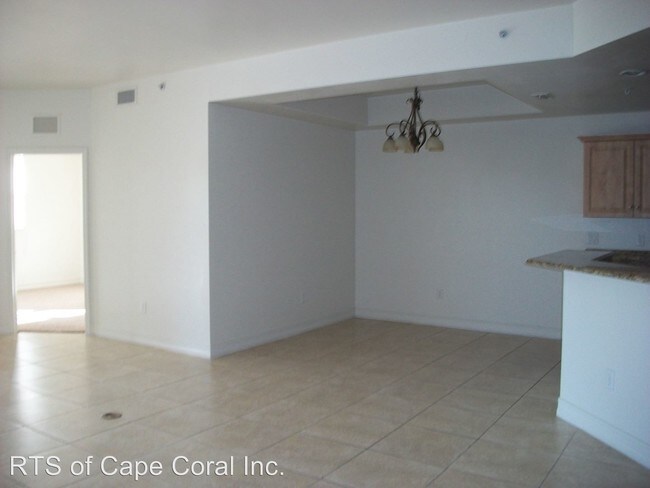 Building Photo - 710 SW 47th St