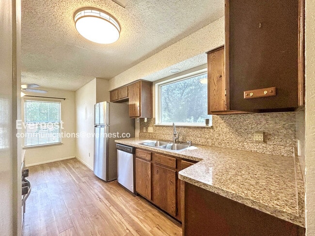 Building Photo - 8309 Wexford Dr