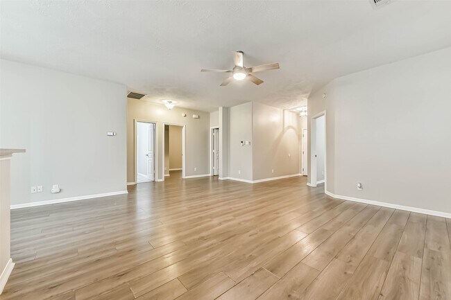 Foto del edificio - 3107 Braepark Ct