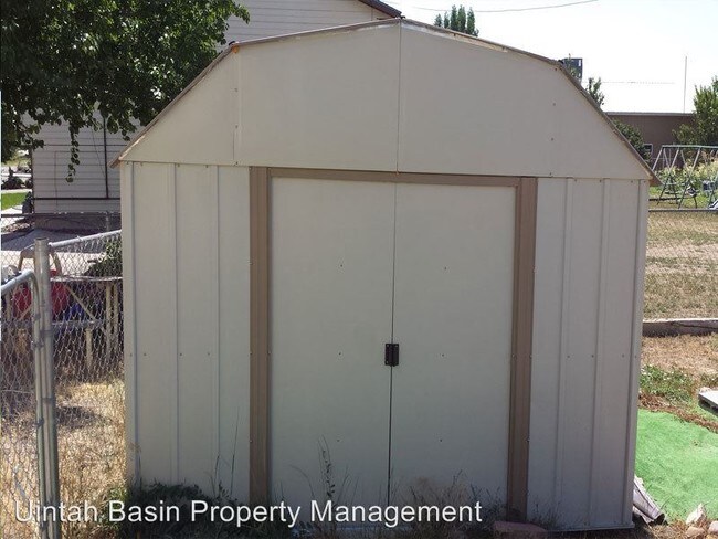 Building Photo - 3 br, 1.5 bath House - 1943 N 1500 E