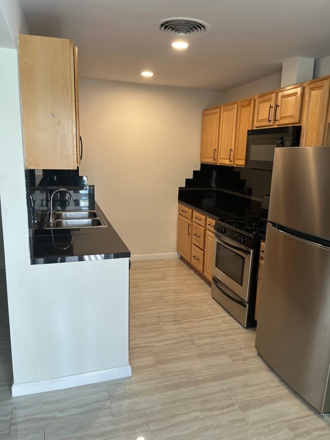 Building Photo - Soledad Apartments