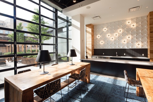 Resident Lounge - The Hamilton Apartments