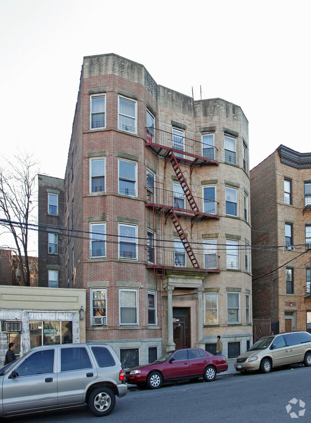 Foto del edificio - 8-10 Highland Ave