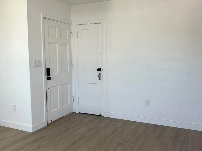 Foto del edificio - 3243 E Camden St