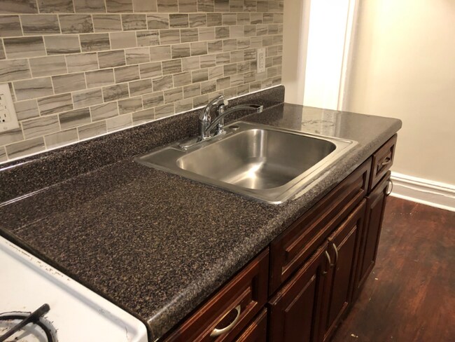 Building Photo - 7 Laidlaw Ave