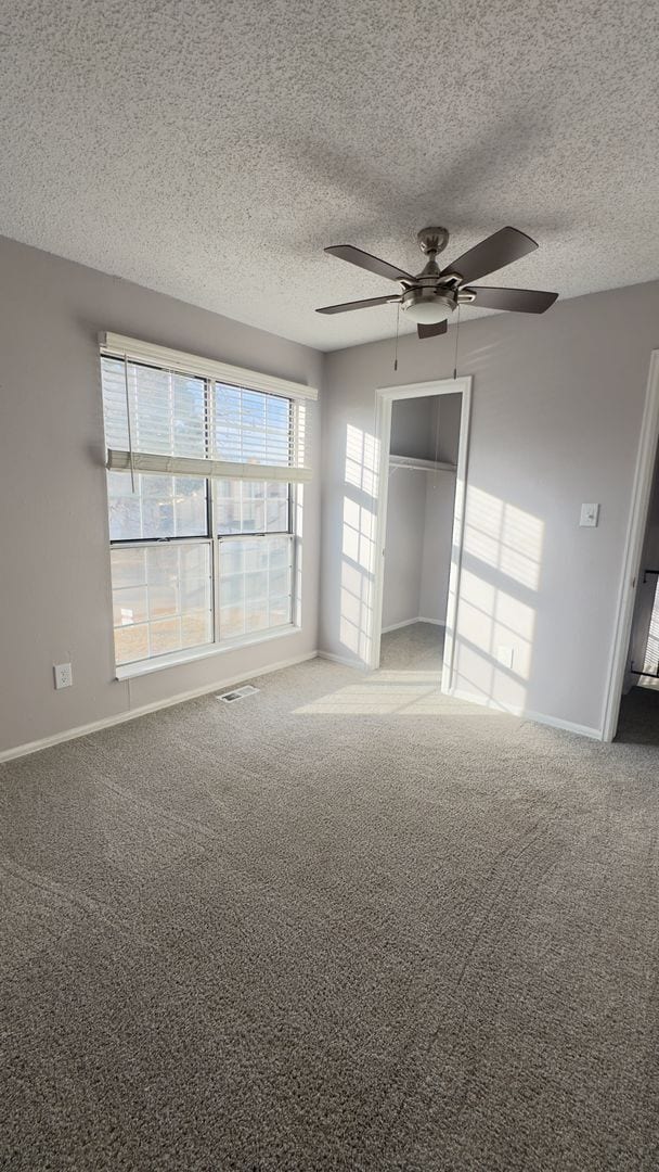 Foto del edificio - Cozy 3 bedroom 1.5 bath Split Level Home