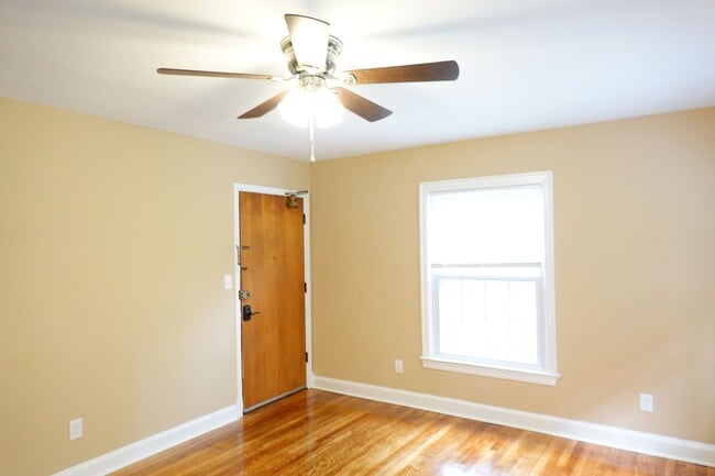 Foto del edificio - 8406 Greenwood Ave