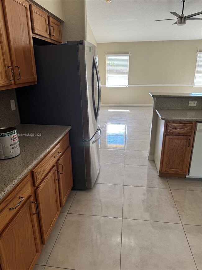 Building Photo - 726 SW McCracken Ave