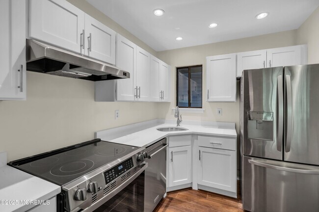 Building Photo - 25 Claremont Ct