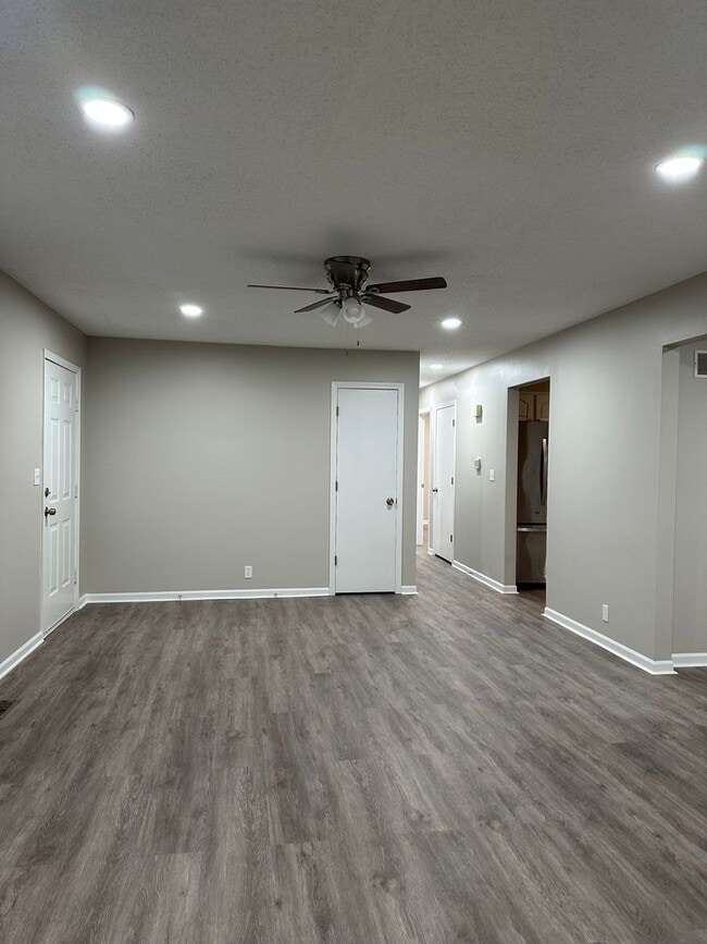 Building Photo - Newly Remodeled 4 Bedroom house on one acer
