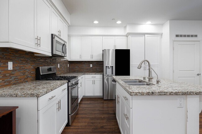 Building Photo - Now presenting this beautiful 3 bedroom to...