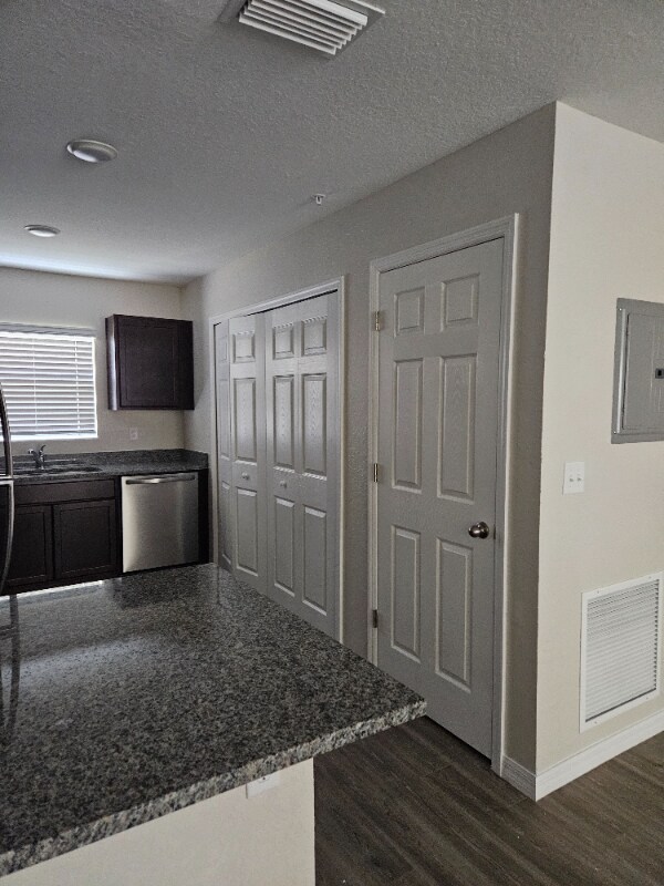 Foto principal - 64 Walnut Rd