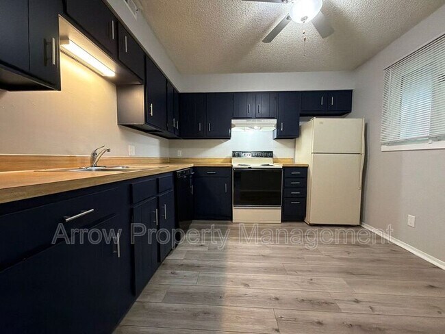 Foto del edificio - 729 H St