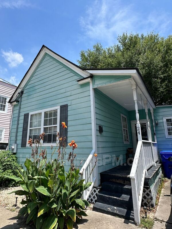 Building Photo - 24 Larnes St