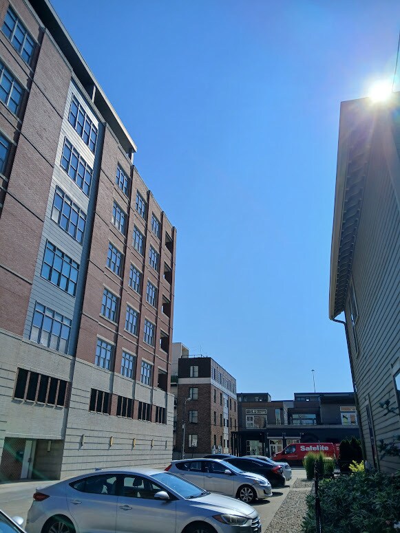 Building Photo - 721 E North St