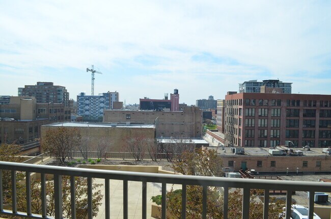 Foto del edificio - 200 N Jefferson St