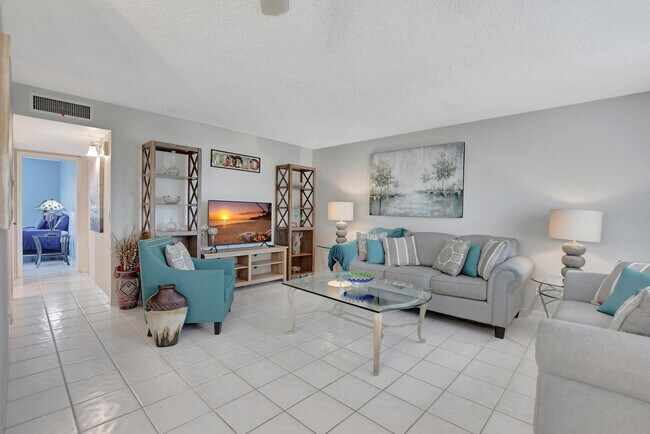 Foto del edificio - 204 Burgundy N