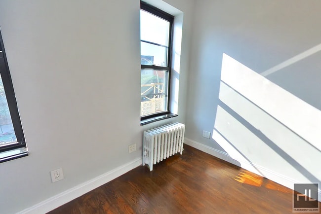 Building Photo - AMAZING TWO BEDROOM APARTMENT!! AMAZING DE...