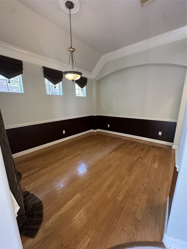 Foto del edificio - 1648 Lakeside Enclave Dr