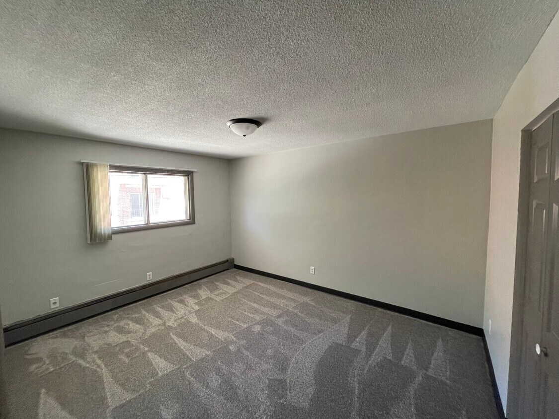 Bedroom - 1111 18 1/2 St S