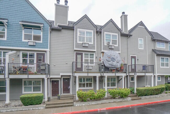 Photo - BEAUTIFUL CONDO ON THE COLUMBIA RIVER