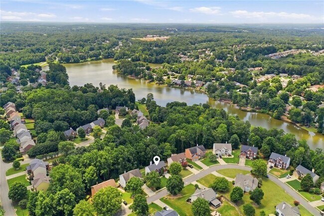 Foto del edificio - 770 Glastonbury Ct