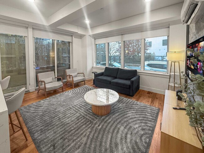 Building Photo - 236 W Thompson St