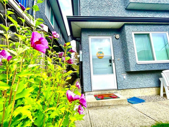 Building Photo - 3582 E 26th Ave