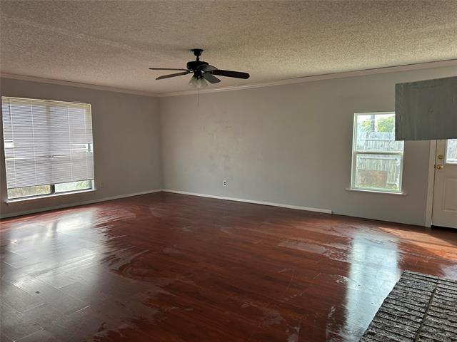 Foto del edificio - 2525 Crown Cir