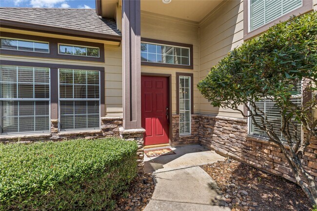 Foto del edificio - 7906 Glenn Cliff Dr