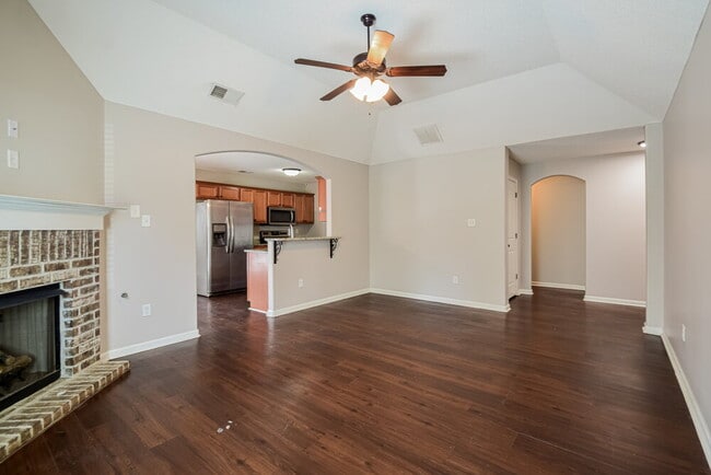 Building Photo - 9435 Darren Cir S