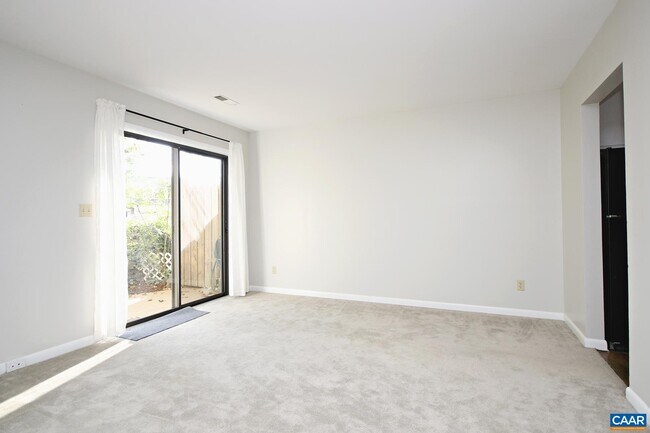 Building Photo - 1225 Chatham Ridge