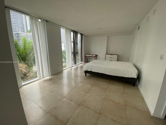 Foto del edificio - 275 NE 18th St