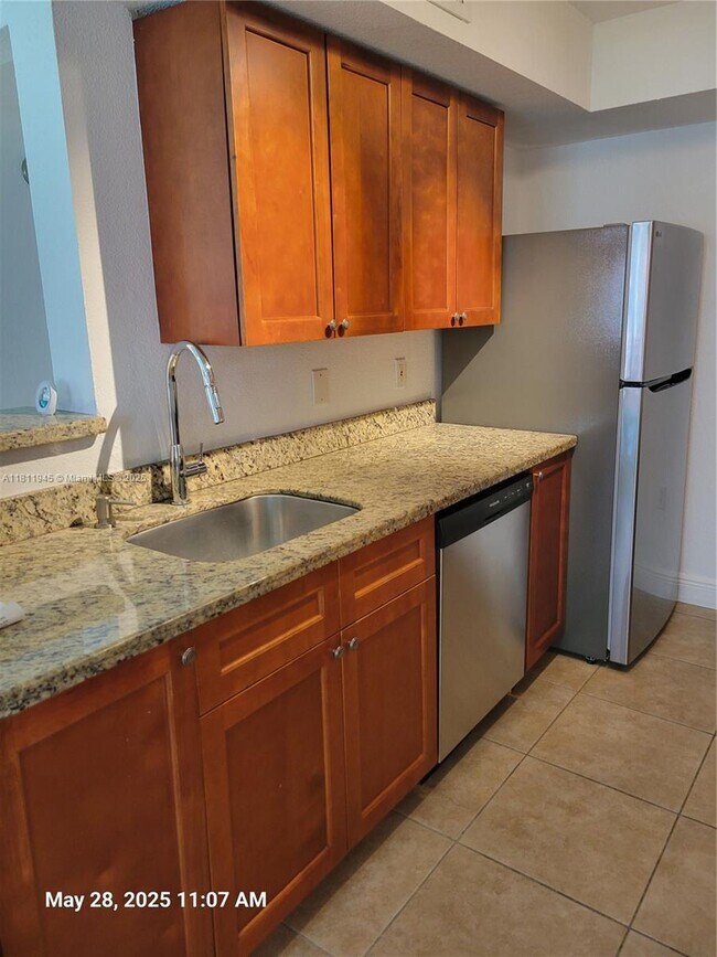 Building Photo - 10500 SW 155th Ct