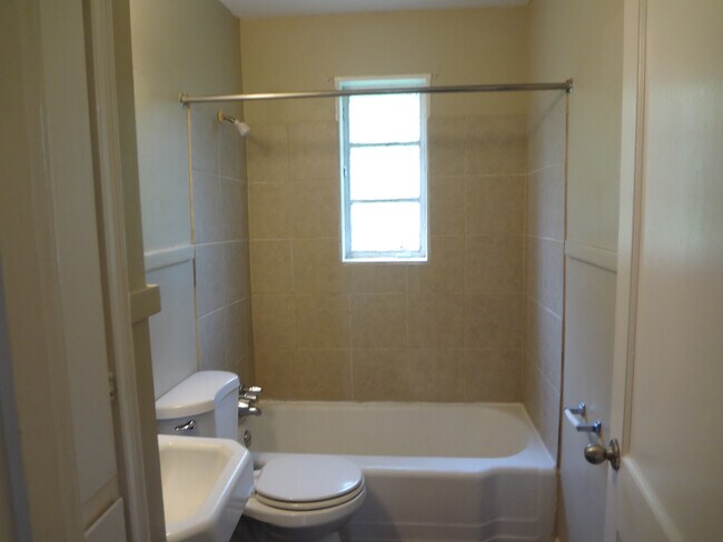 Building Photo - First Month Free on a 18-Month Lease!!