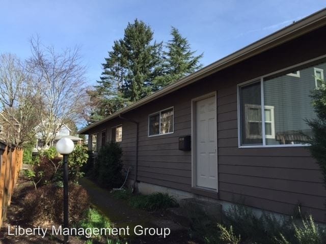 Primary Photo - 1615 SE Umatilla St