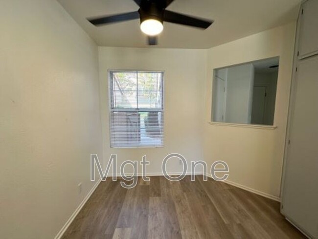 Building Photo - 1100 Portofino Ct