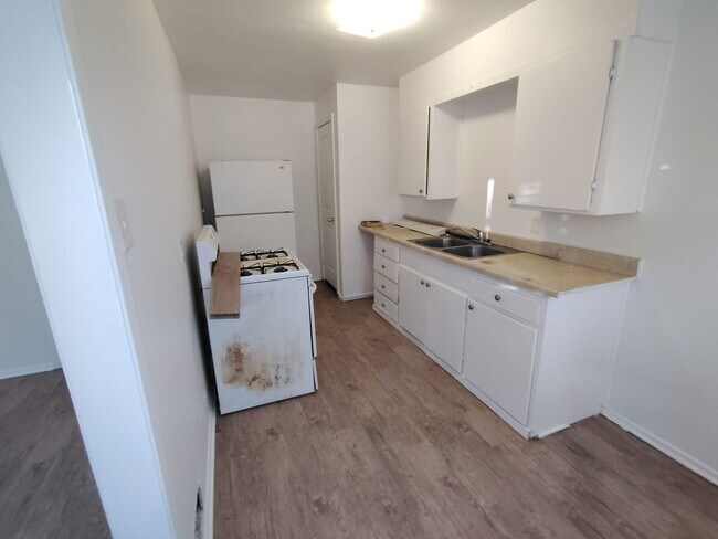 Building Photo - 1110 41st St