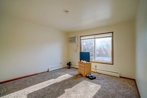 Building Photo - 4414 Dwight Dr