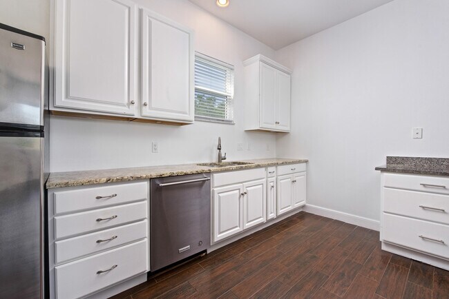 Building Photo - 5064 S Hwy A1A