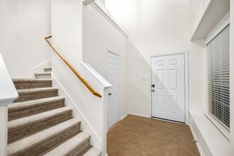 Building Photo - 12475 Saratoga Woods Ln