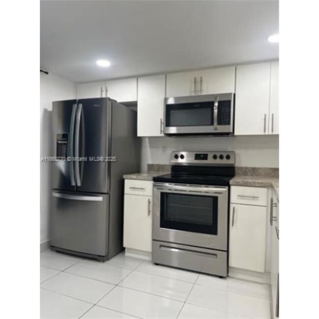 Building Photo - 10975 SW 107th St