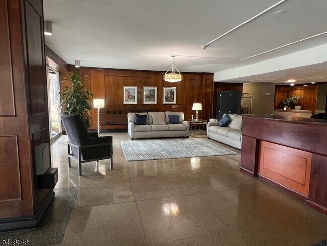 Foto del edificio - 530 Valley Rd