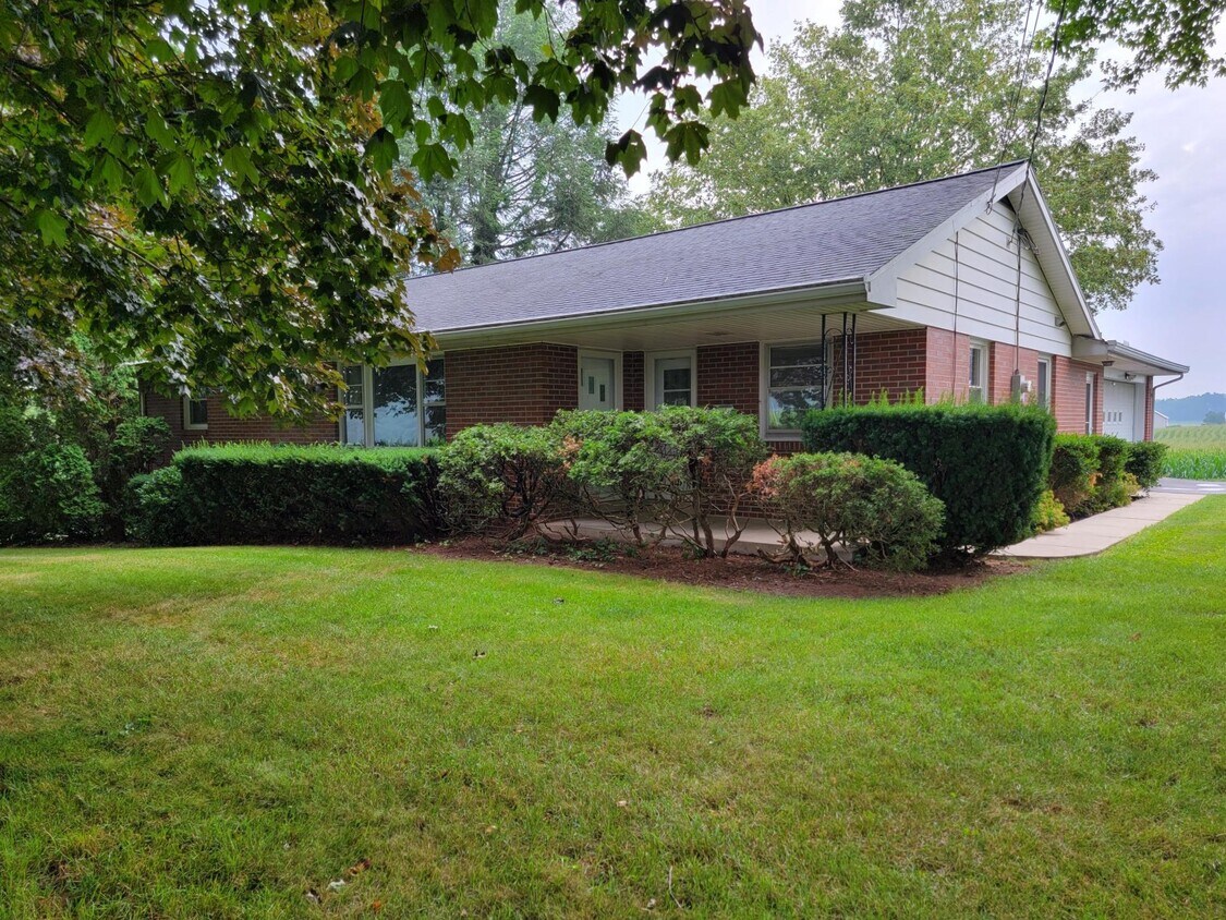 390 Akron Rd, Ephrata, PA 17522 House Rental in Ephrata, PA