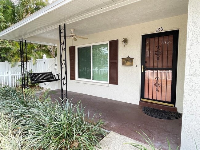 Building Photo - 126 18th Ave NE