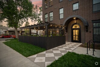Building Photo - 1000 Main Street Apartments