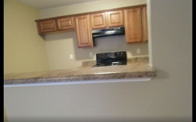 Building Photo - Great 2 bed/1 bath South OKC Duplex