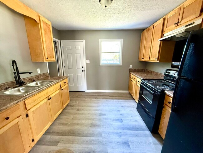 Foto del edificio - 3831 Morningview Dr