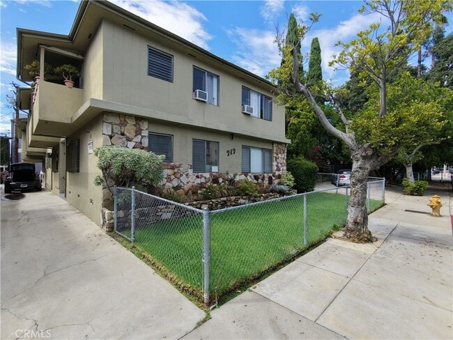 Photo - 919 N Orange Grove Avenue Unit 5 Apartment